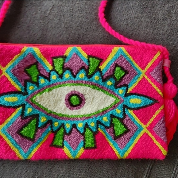 Authentic Wayuu Mochila Colombian Bag Medium Clutch Evil Eye Hot Pink Crossbody - Picture 4 of 5